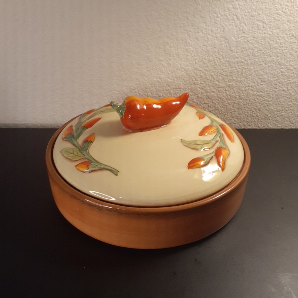 GORGEOUS NEW Clay Art 10" Serrano Covered Stoneware Serveware.